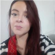 Docente de artes y lectoescritura imparte clases en edades iniciales y primaria